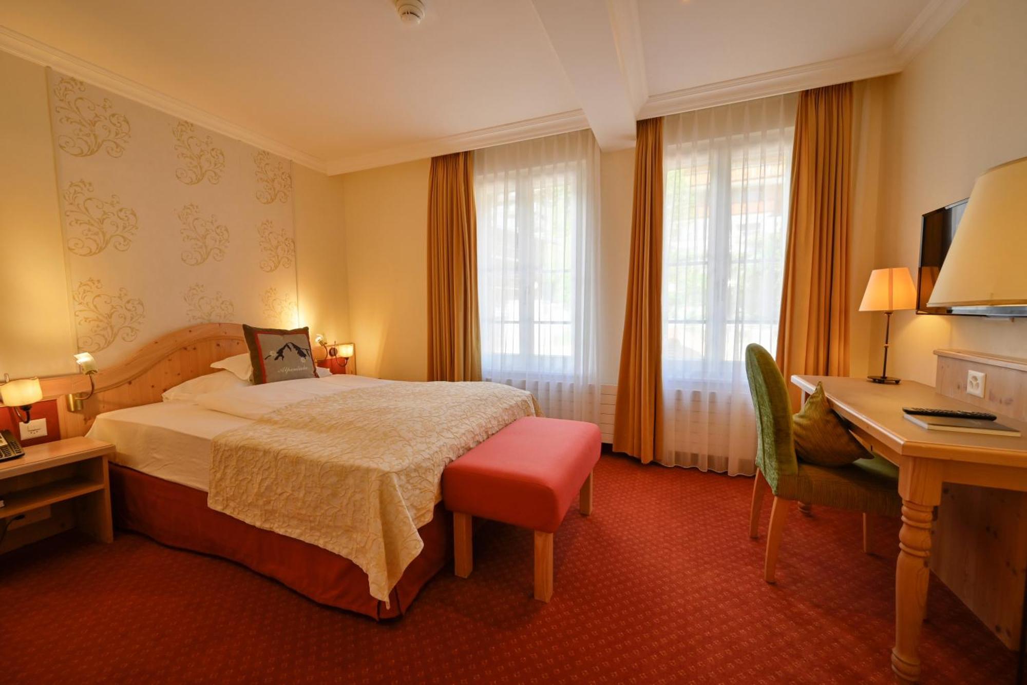 Romantik Hotel Schweizerhof Γκρίντελβαλντ Εξωτερικό φωτογραφία